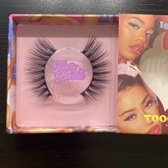 Bh cosmetics x Iggy eyelashes - Picture 2 of 2